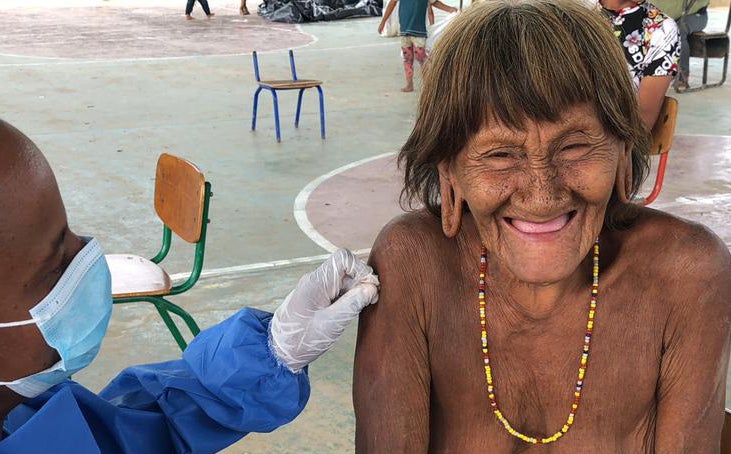 Bameno community, Orellana canton. Waorani nationality, elderly woman (Piquenani) of the Intangible Zone. 