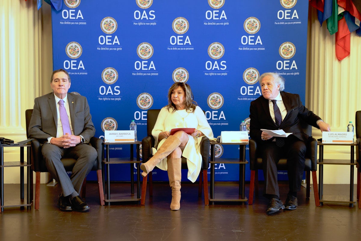 Jarbas Barbosa, Director OPS; Alejandra Mora Mora, Secretaria Ejecutiva de la CIM/OEA; y Luis Almagro, Secretario General de OEA.