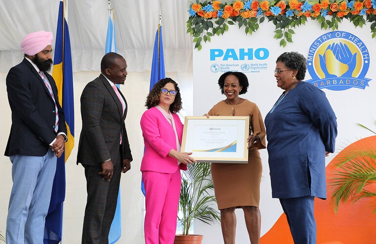 Presentation of certificate Best-dos Santos Laboratory Barbados