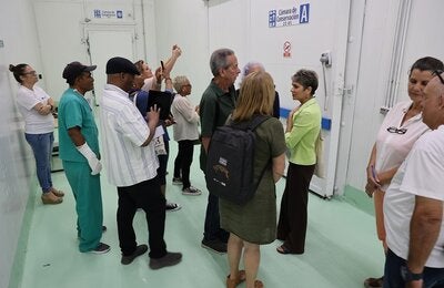 Participantes del taller GEV visitan almacén nacional de medicamentos ENCOMED