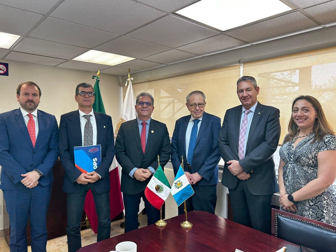 Visita a Mexico del Ministro de Salud, Dr. Oscar Cordón