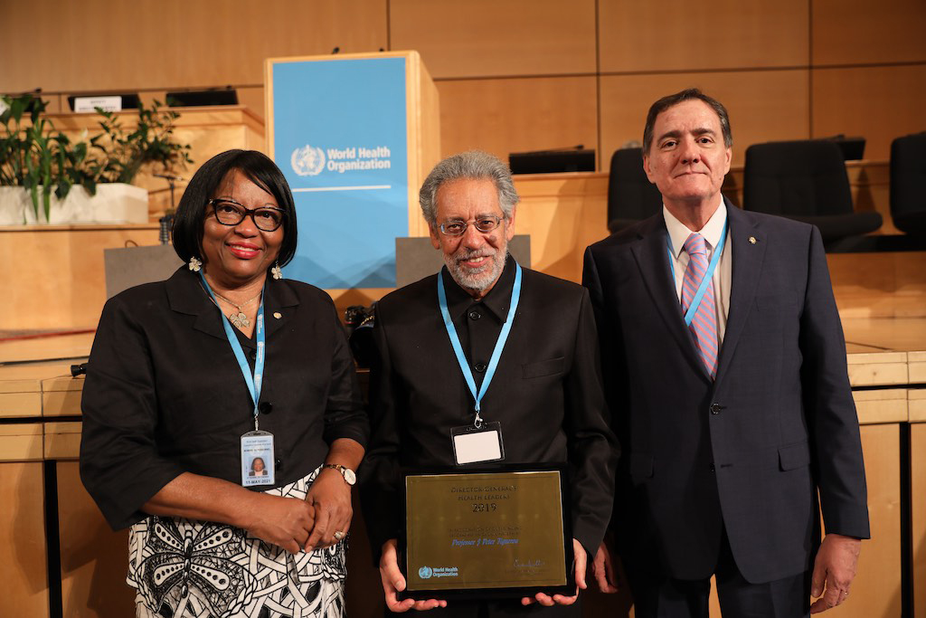El doctor y profesor jamaiquino Peter Figueroa fue reconocido hoy por la Organización Mundial de la Salud (OMS) como líder en salud por su contribución sustancial a la salud pública en Jamaica