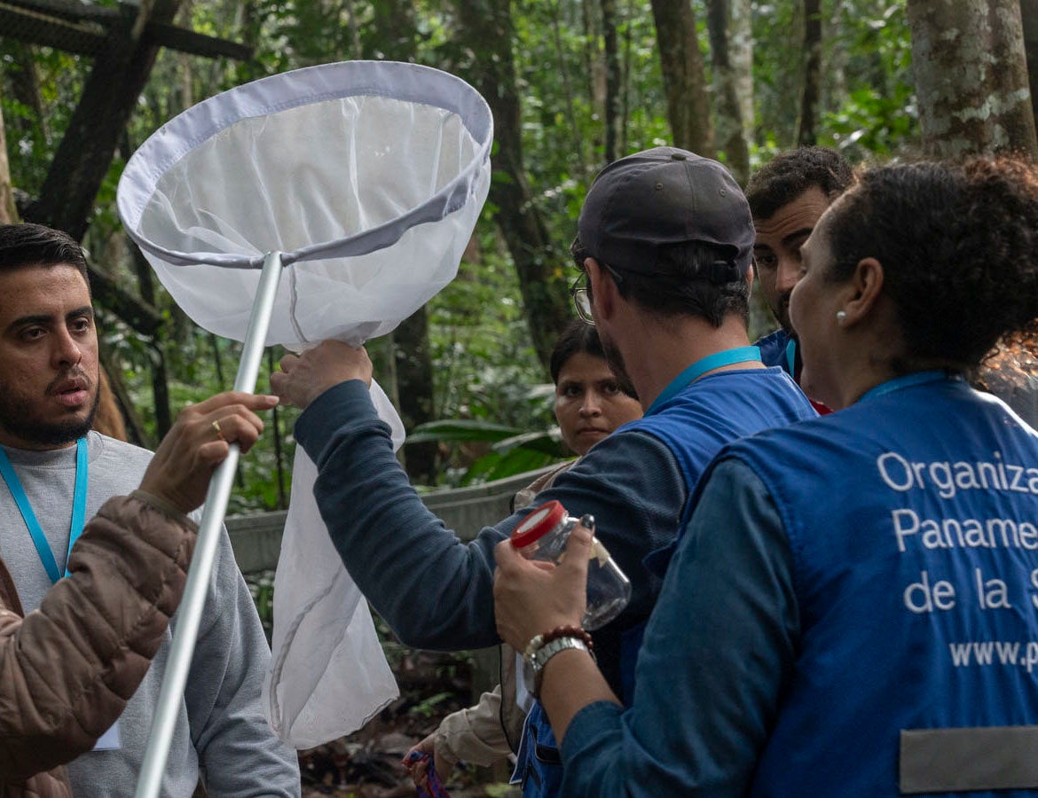 Trabalhadores da OPAS em campo