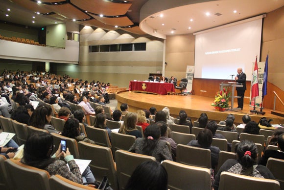 Expertos nacionales e internacionales participaron en foro de alimentación saludable 