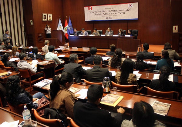 Expertos nacionales e internacionales participaron en foro de alimentación saludable 