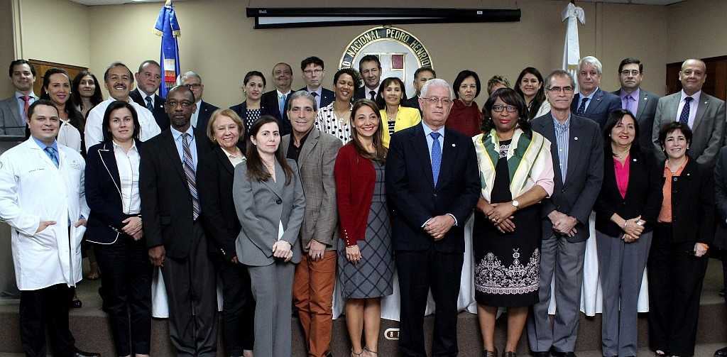 Carissa F. Etienne visitó hoy COSMOS