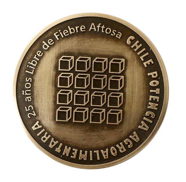 Medalla concedida por el Servicio Agricola y Ganadero (SAG) del Gobierno de Chile en enero del 2006 
