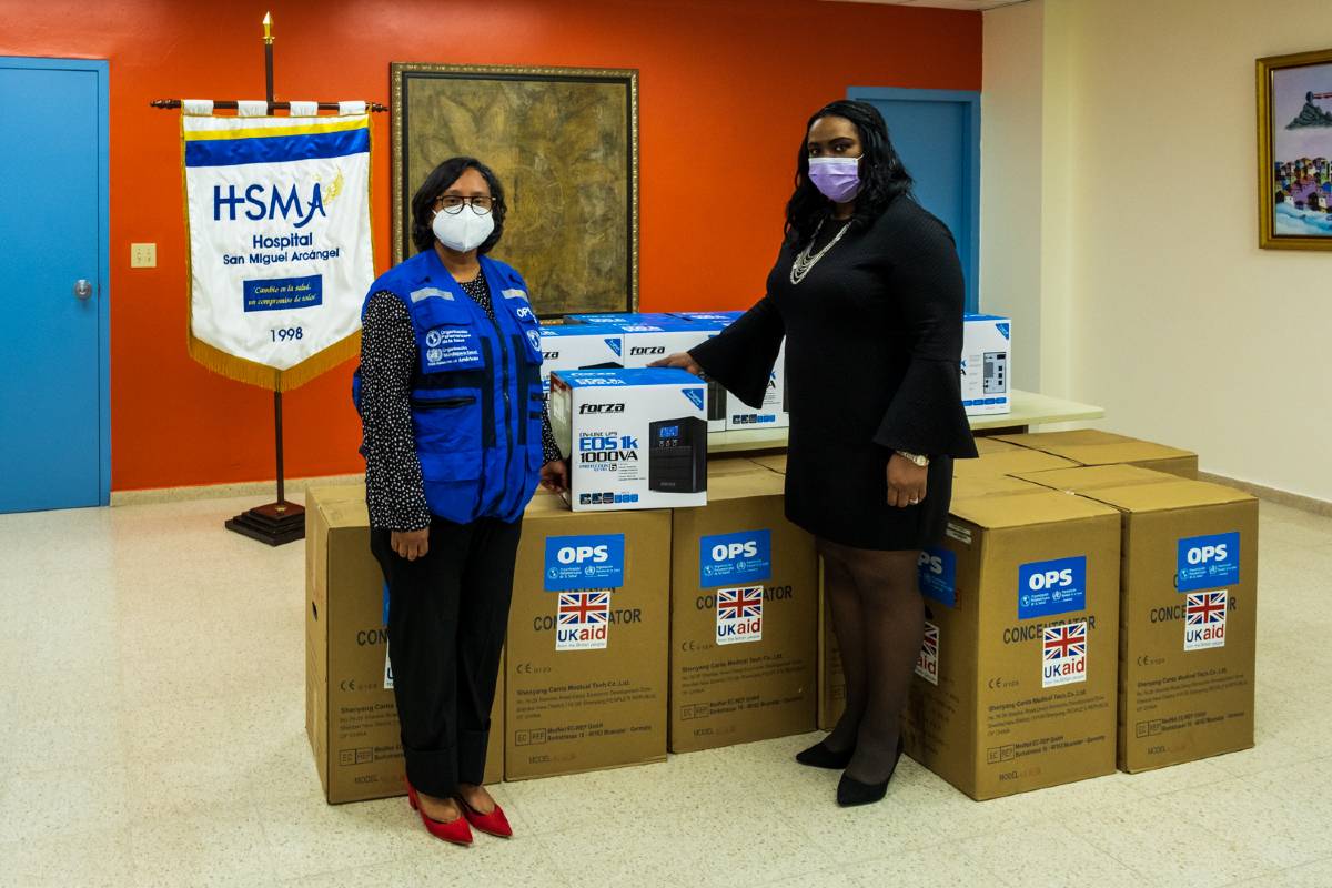 Entrega de donación de concentradores de oxígeno