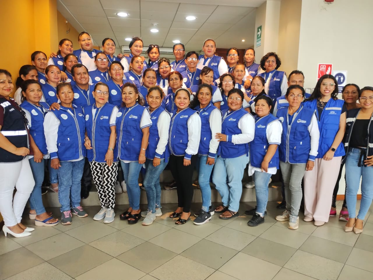 Asistentes del taller junto a la Lic. Bertti Luz Pereyra, Gerenta Ejecutiva de Promoción de la Salud de la GERESA; la Lic. Adriana Navarro, Consultora Nacional de Gestión de la Información en Apoyo a Proyectos de la OPS y la Lic. Lesly Laiche, responsable de participación comunitaria de Promoción de la Salud de la GERESA