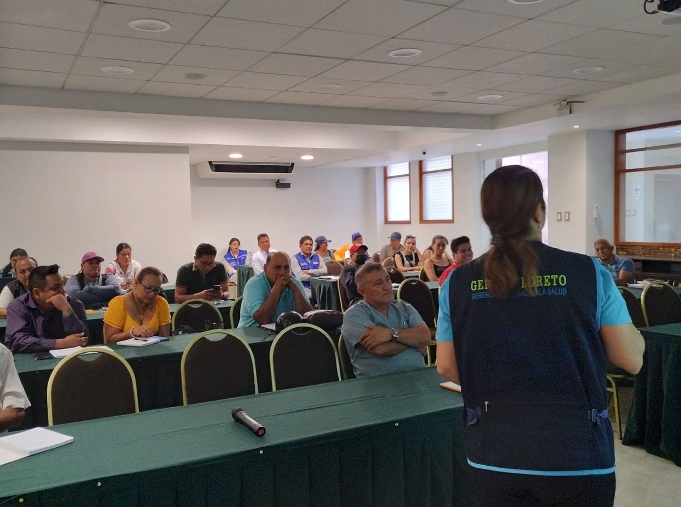Exposición de Coordinadora de Inmunizaciones de la GERESA Loreto, Nancy López