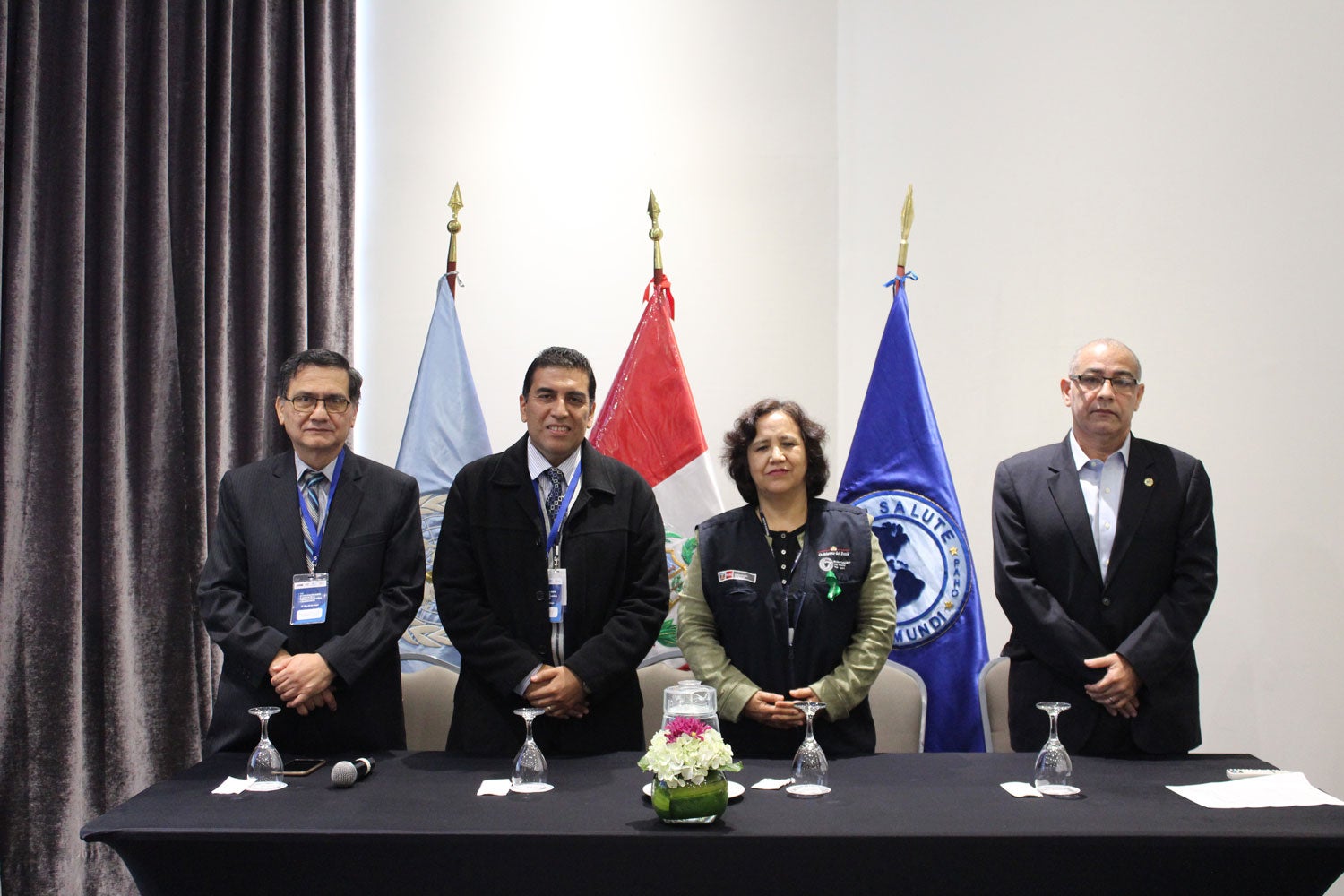 Autoridades presentes en el evento