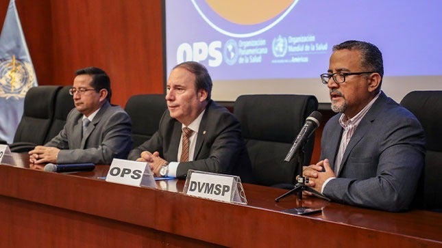 Autoridades presentes en el evento