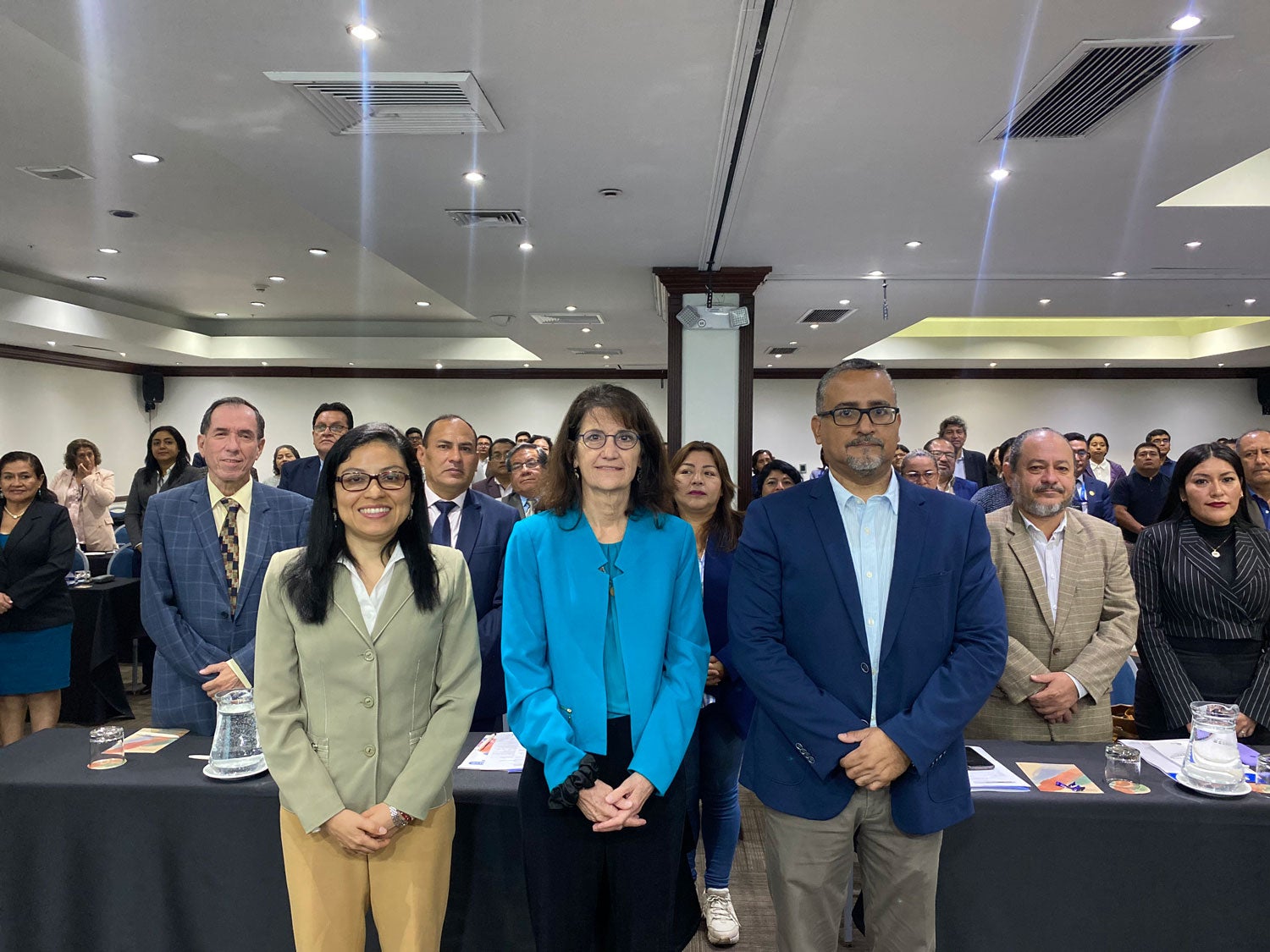 Autoridades presentes en el evento