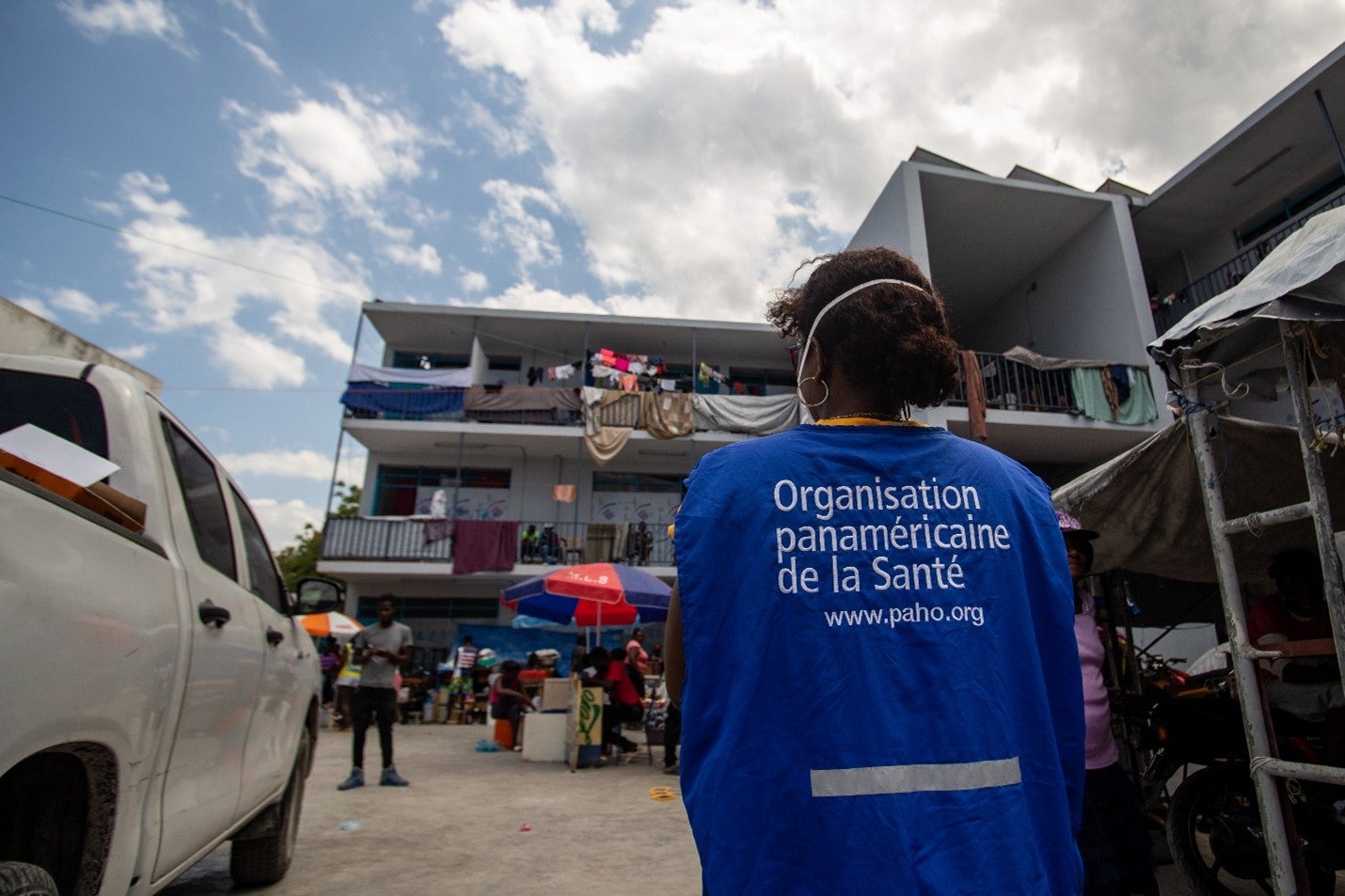 PAHO staff in a displaced person site in Port-au-Prince