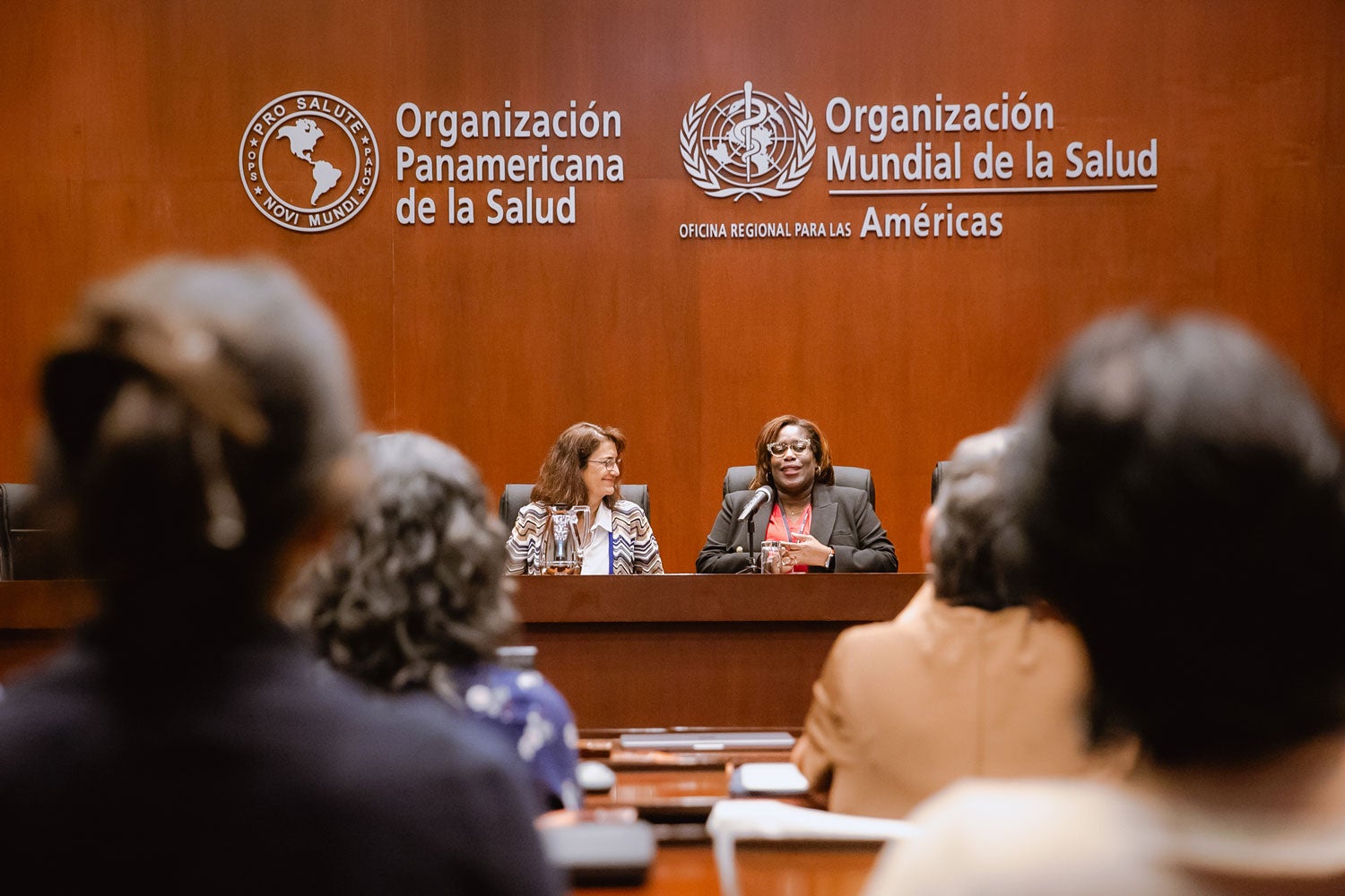 Dra. Maureen Birmingham y Adrienne Cox