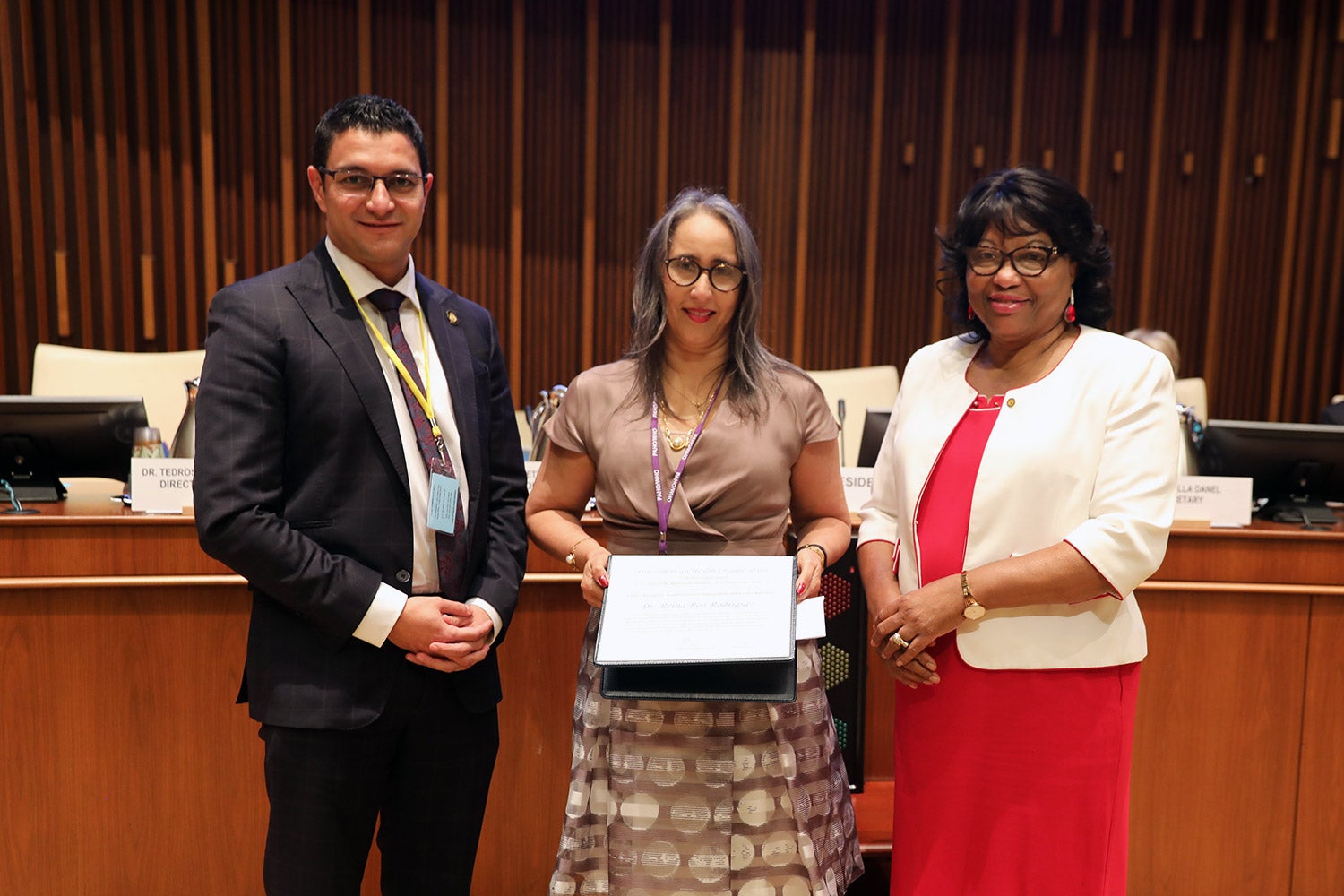 Dr. Reina Roa Rodriguez of Panama was recognized with the PAHO Award for Health Services Management and Leadership