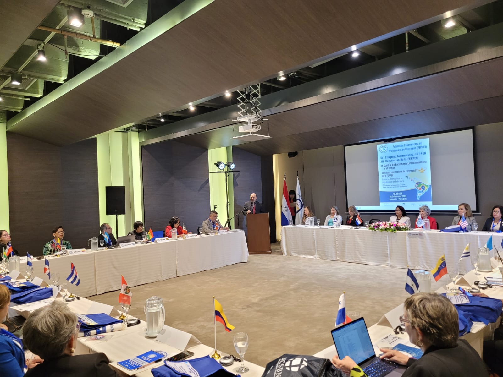 20 países participan en la cumbre de enfermería