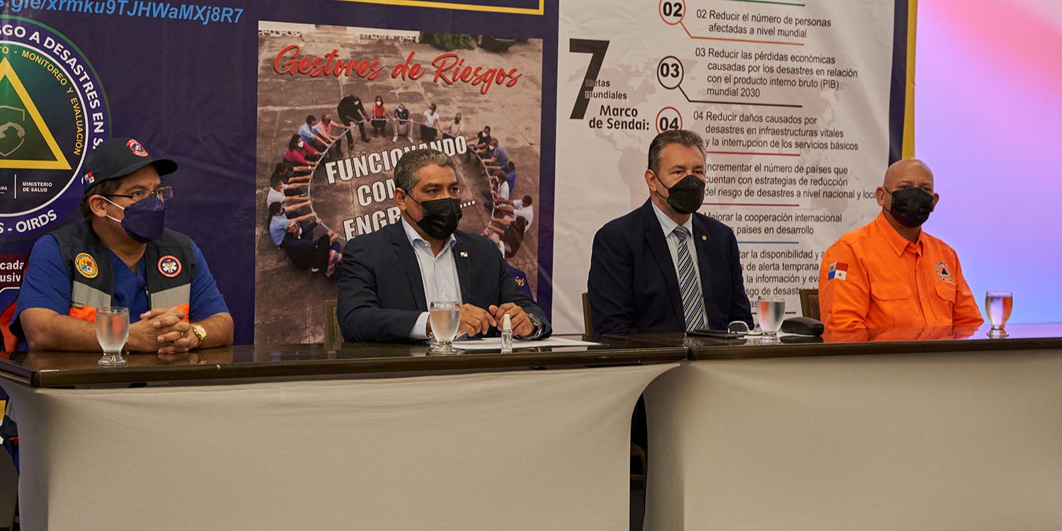 pan-mesa-principal-taller-desastres-STAR-IPED