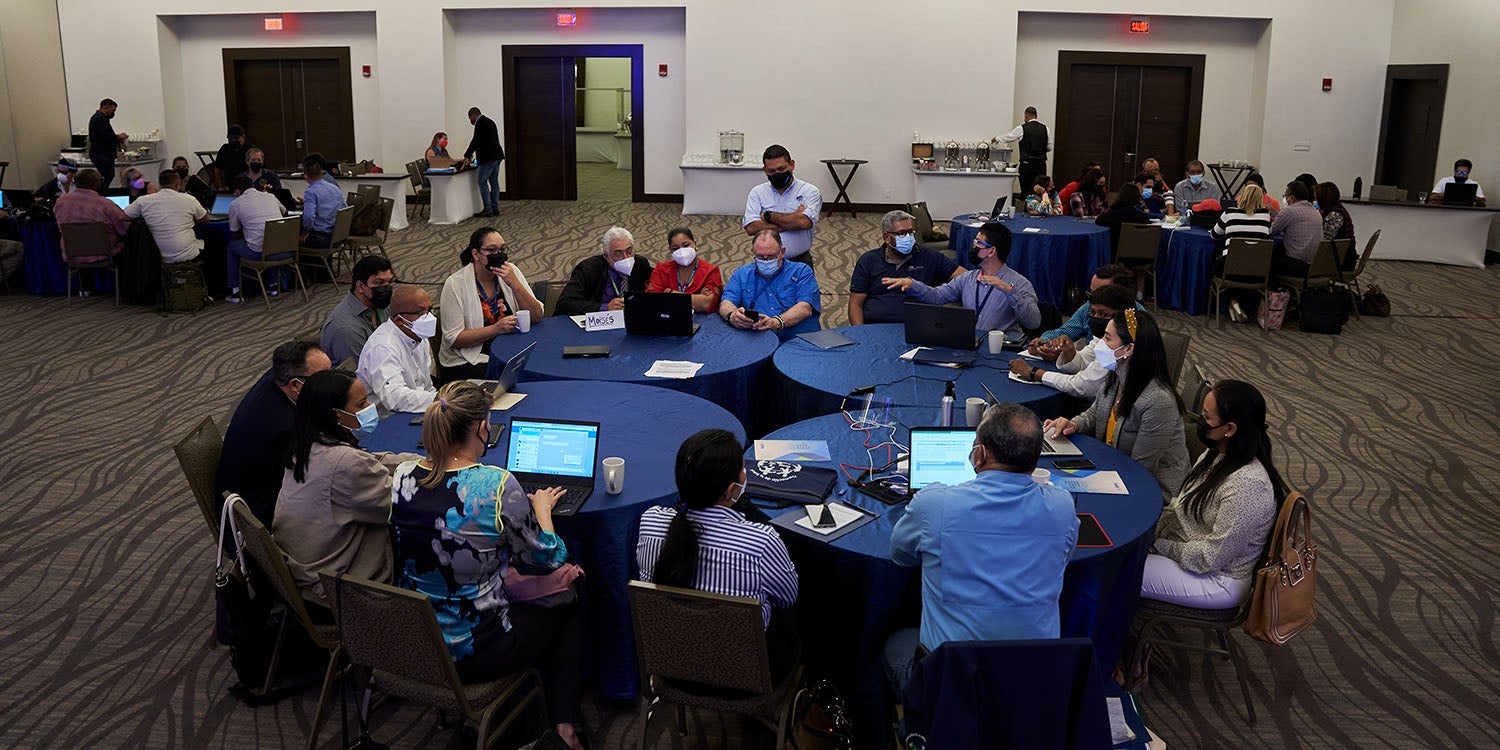 pan-mesa-trabajo-taller-STAR-IPED