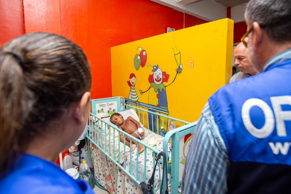 Visite de l'OPS a un hopital