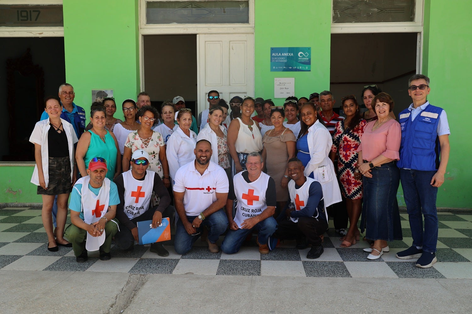 Participantes en taller sobre salud mental y apoyo psicosocial, en Batabanó