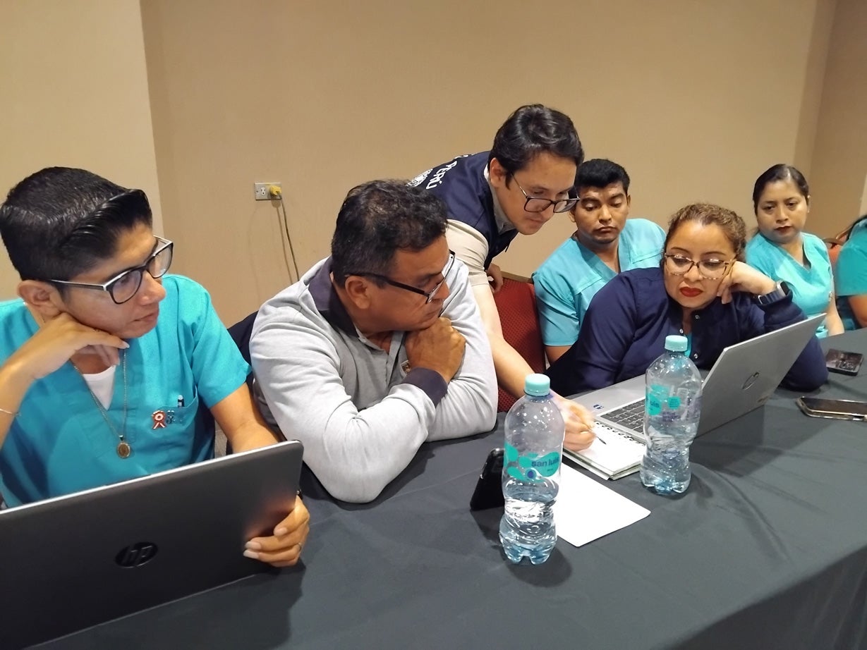 OPS/ Carlos Sánchez || Taller de fortalecimiento de competencias en georreferenciación, desarrollo de salas de situación de salud y vigilancia de variables climáticas y ambientales, en Tumbes.