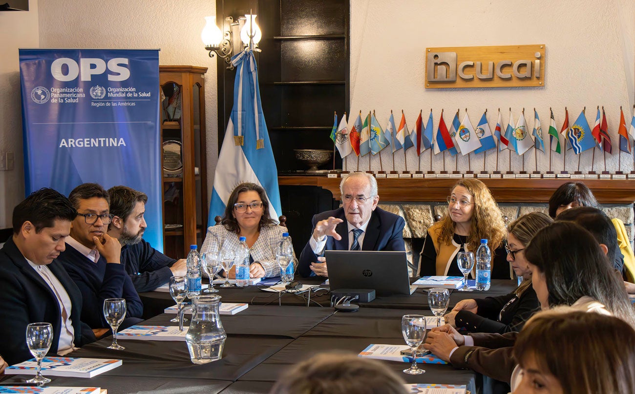 At INCUCAI, specialists from Bolivia, Ecuador, Paraguay, and Peru received information on the institutional structure and Argentine regulatory framework for the donation and transplant process.