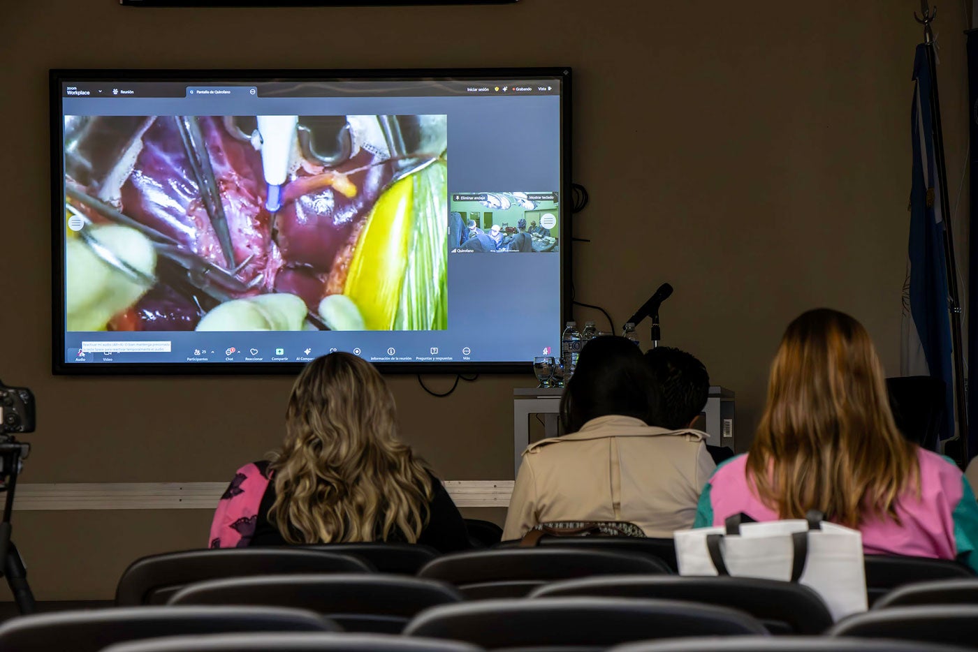 Pediatric liver transplant experts from Garrahan Hospital shared their knowledge, and the course included the opportunity to witness a living donor transplant surgery.