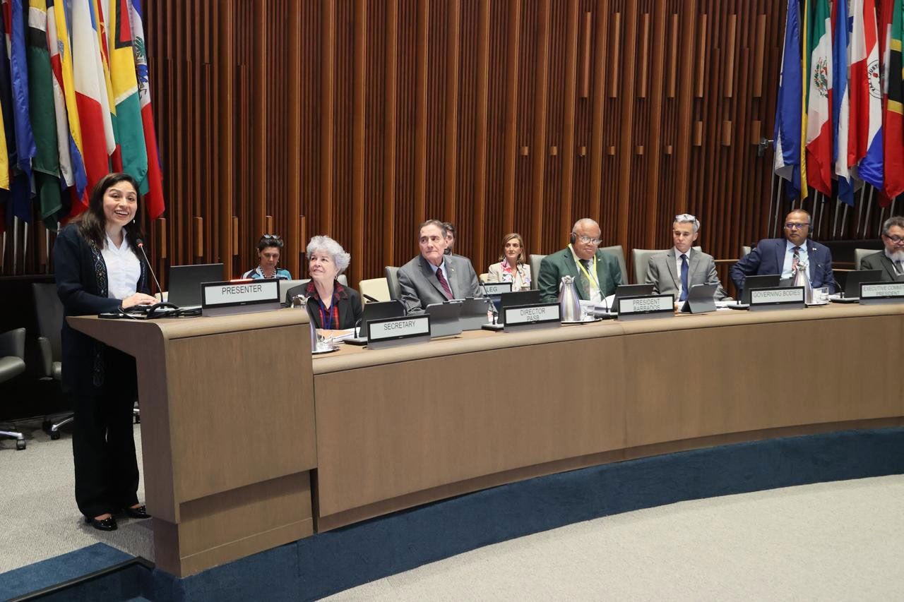 La OPS reconoció a la doctora July Esther Caballero Peralta, de Perú, con el Premio OPS a la Gestión y Liderazgo en los Servicios de Salud 2025. 