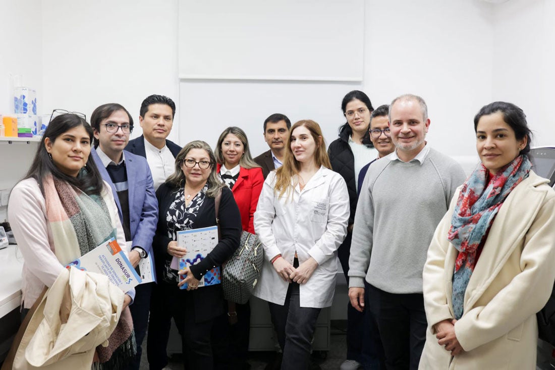 The professionals were able to make a technical visit to the National Immunogenetics Laboratory, which performs histocompatibility studies between donors and recipients, as well as immunogenetic analyses that enable post-transplant monitoring.