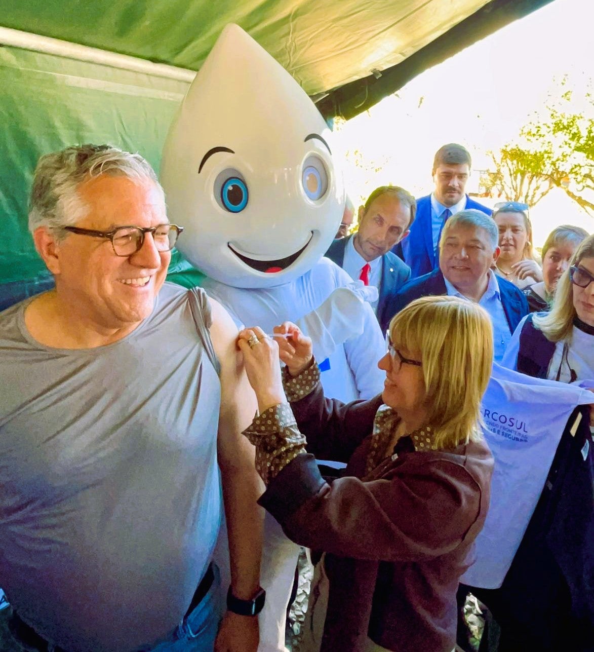 Rivera Ministra Lustemberg inmuniza a Ministro Padilha 