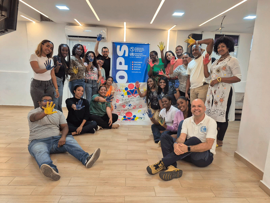 Grupo de personas en el desarrollo del taller