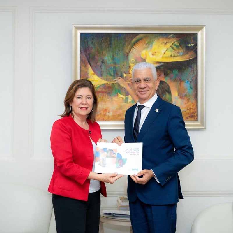 Representante de OPS se reúne con presidente del Senado de la República Dominicana