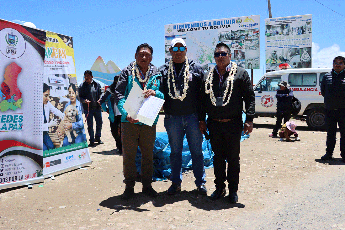 ""autoridades de bolivia y perú vacunación antirrábica en la frontera
