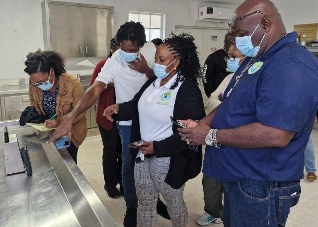 Participants assessing the air quality. 