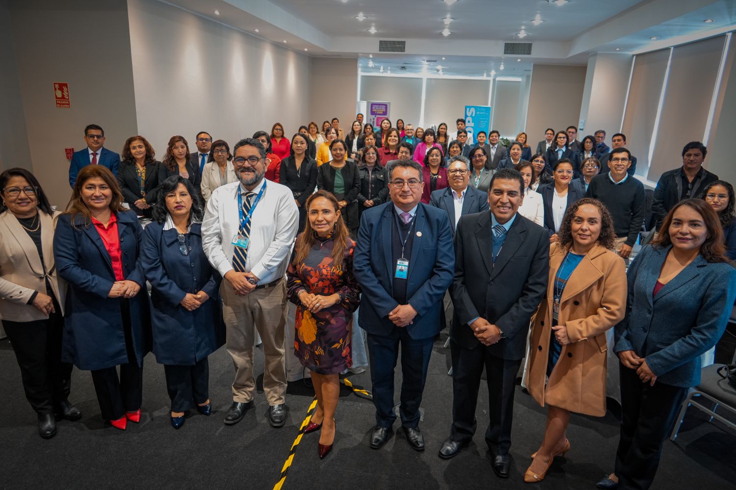 Participantes de la “Reunión Nacional Avances en la implementación del Modelo de Cuidado Integral de Salud por Curso de Vida para la Persona Familia y Comunidad”