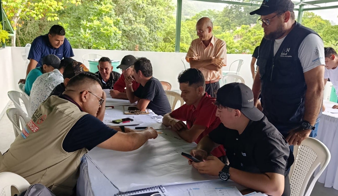 Equipos en Santa Bárbara elaboran croquis
