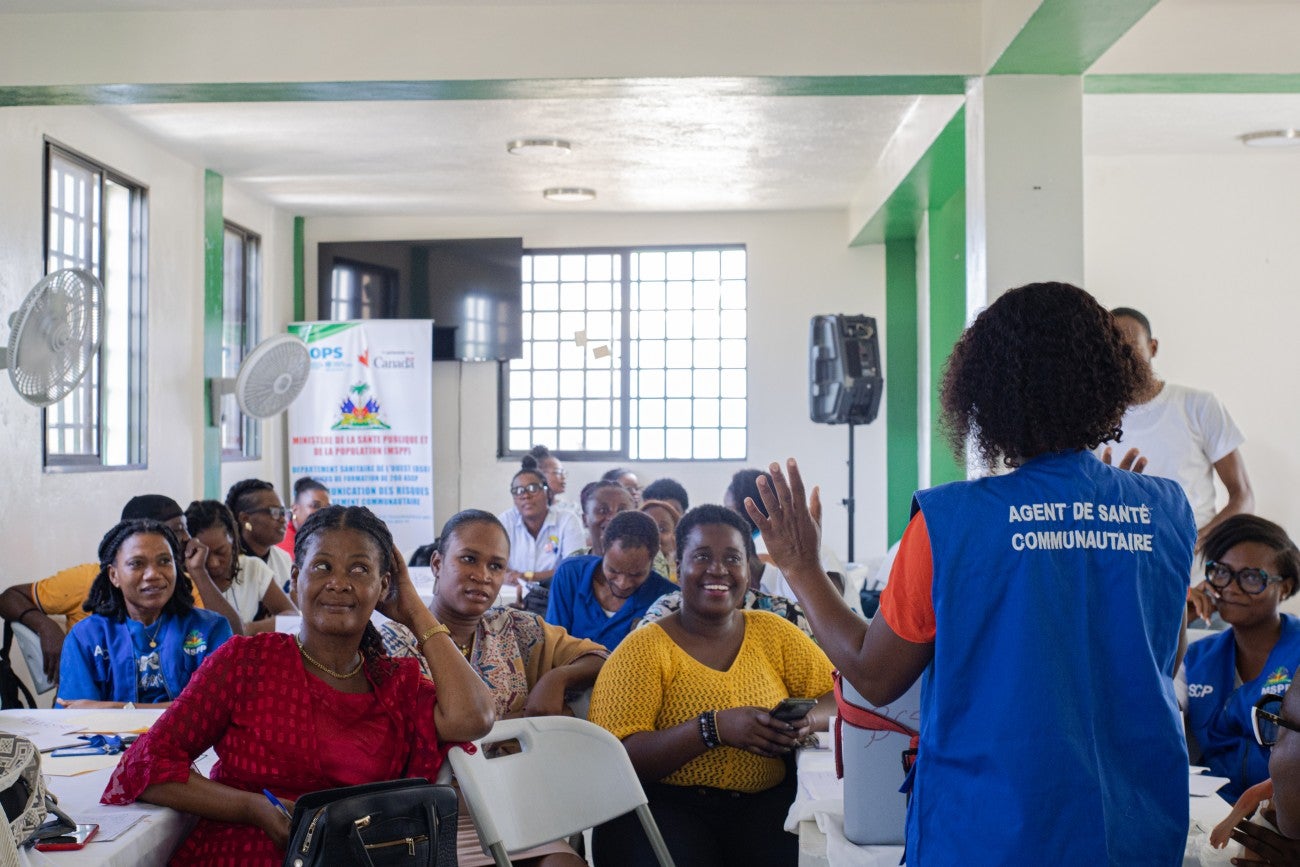 Un Agent de Sante (ASCP) prend la parole lors d'une séance de formation