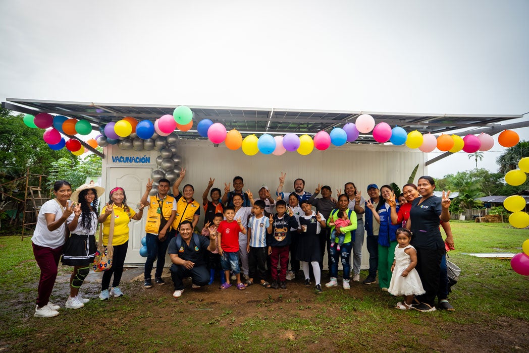 grupo de personas en amazonas