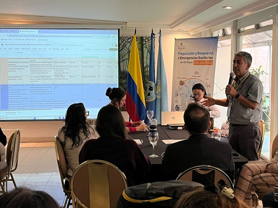 participantes de ‘Una sola salud’ en exposicion