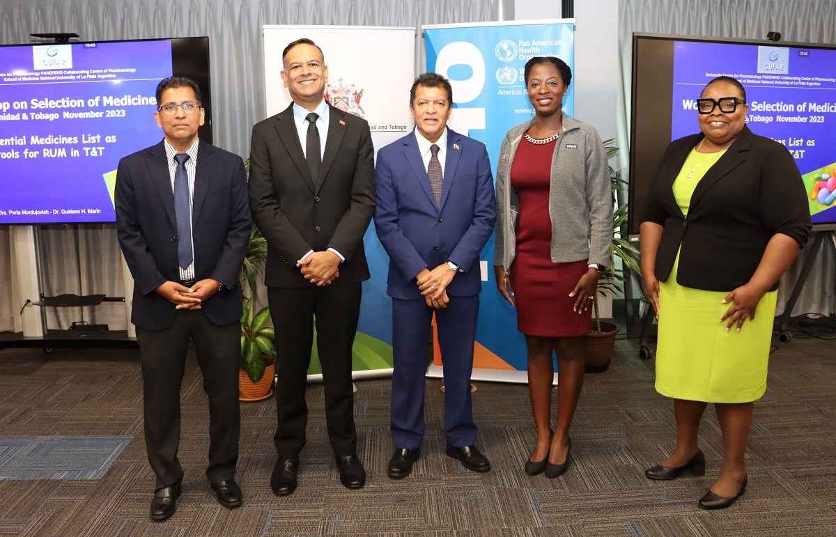 The Honourable Dr. Lackram Bodoe, Minister of Health (Centre) and the Honourable Dr. Rishad Seecheran, Minister in the Ministry of Health, (Centre L ) with participants from the Tobago Regional Health Authority