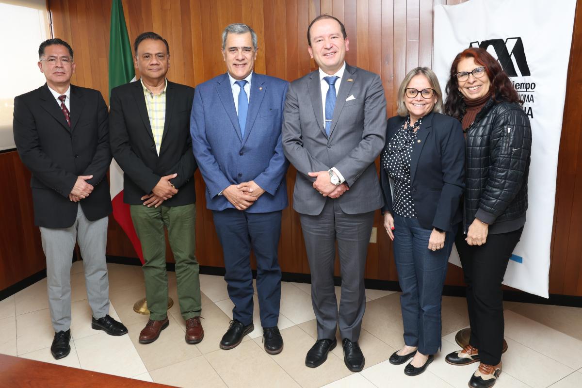 Foto grupal de la reunión de trabajo entre el equipo técnico de la UAM y la OPS/OMS en México
