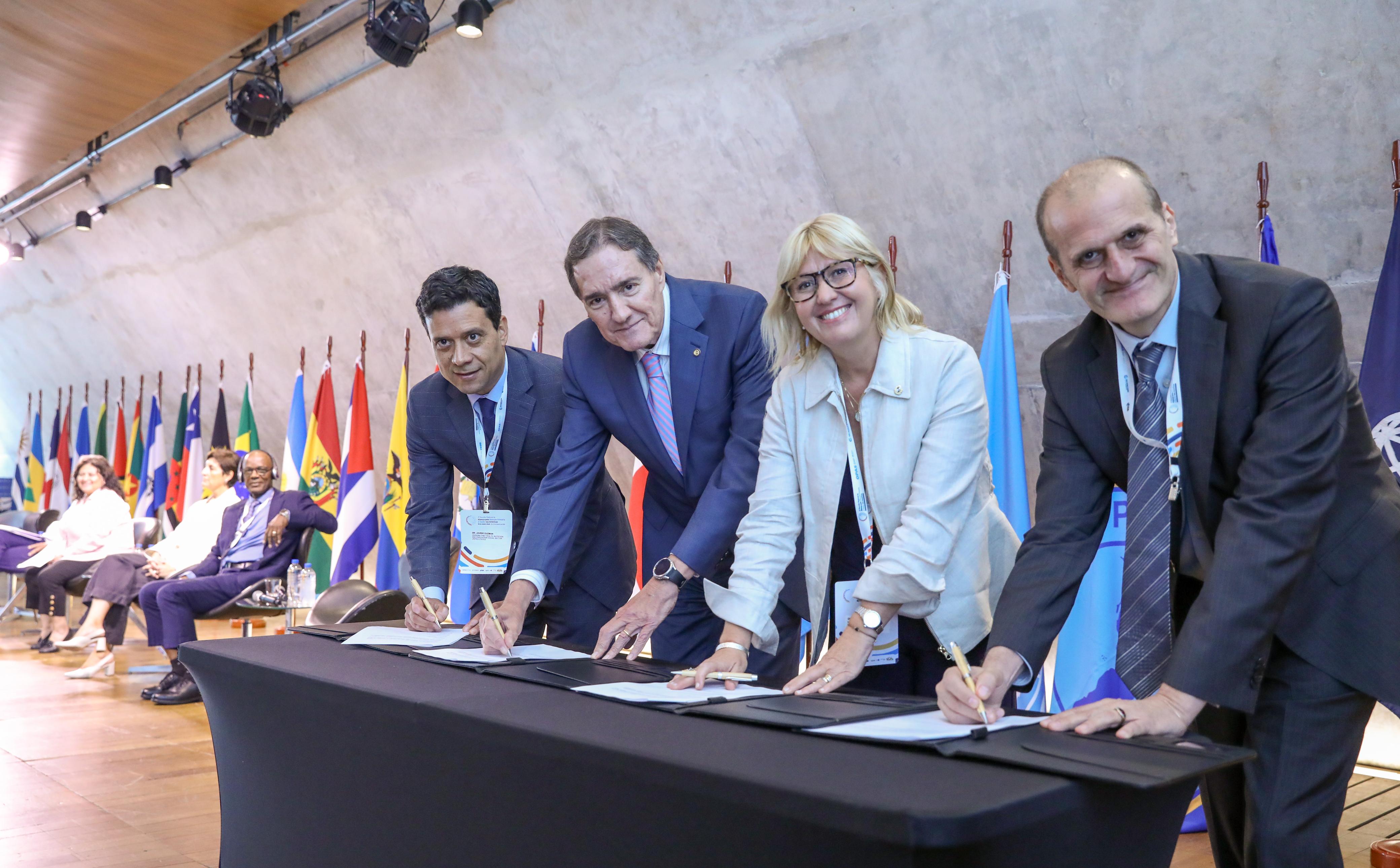 Firma URY alianza APS 2