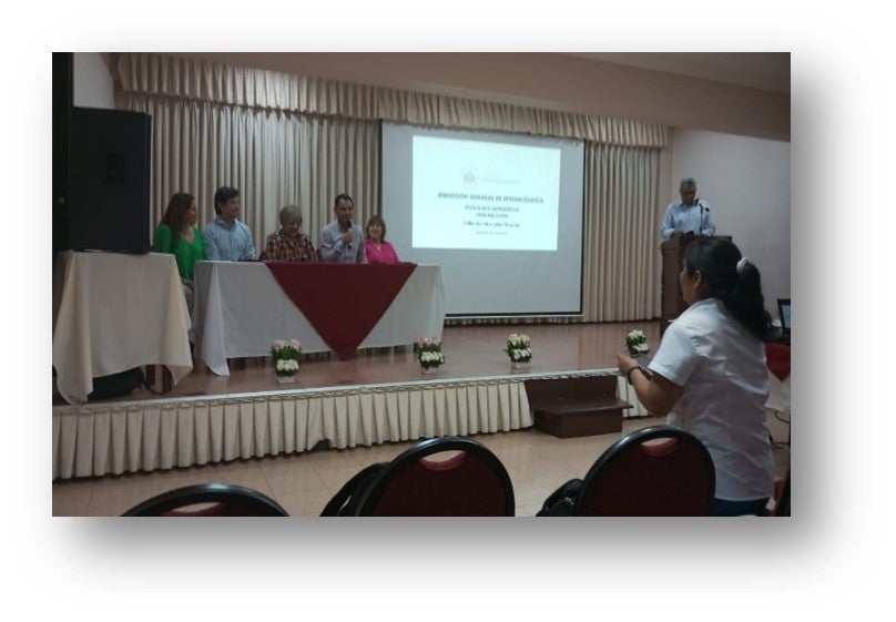 Entre el 26 y el 30 de enero, se desarrollaron seis talleres presenciales en la ciudad de Santa Cruz de la Sierra, con la participación de aproximadamente 160 profesionales de salud. La apertura oficial del proceso de capacitación contó con la participación de la Dra. Roxana Salamanca - Viceministra de Promoción, Vigilancia Epidemiológica y Medicina Tradicional, la Dra. Rosario Quiroga - Jefa del PAI Nacional, y el Dr. Carlos Hurtado - Jefe de Epidemiología del Servicio Departamental de Salud (SEDES) Santa 