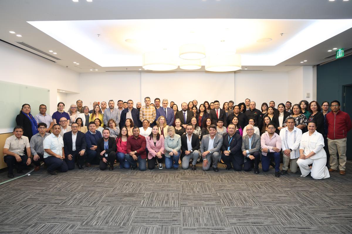 Foto grupal de las y los participantes el Curso para la formación de codificadores de la CIE-11 y sus herramientas: componente mortalidad para la Región de las Américas.  