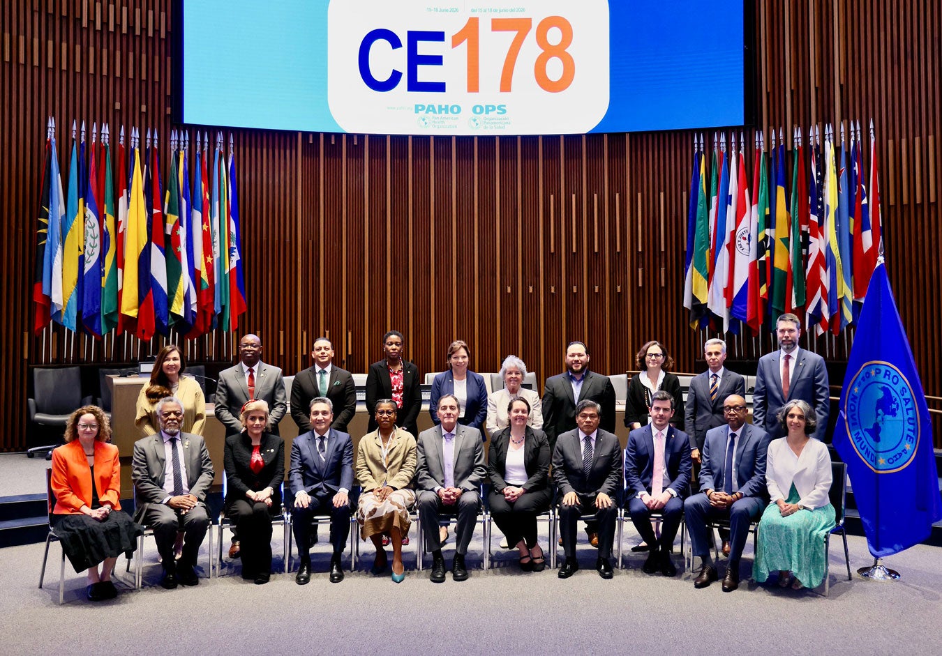  37 Foto de grupo del 178.º Comité Ejecutivo