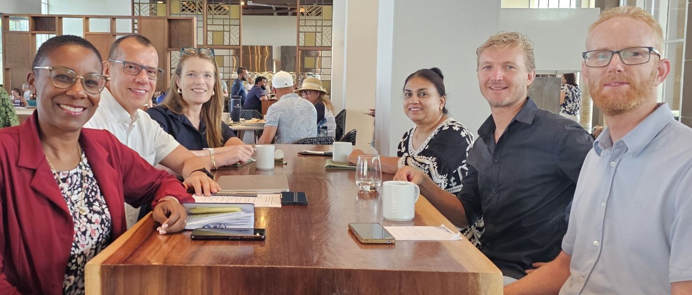 Dr Gabriel Vivas Francesconi ,&nbsp;PAHO/WHO Representative for Trinidad and Tobago and the Dutch Caribbean ( second from left) meets with senior public health focal points from Bonaire, St. Eustatius, and Saba