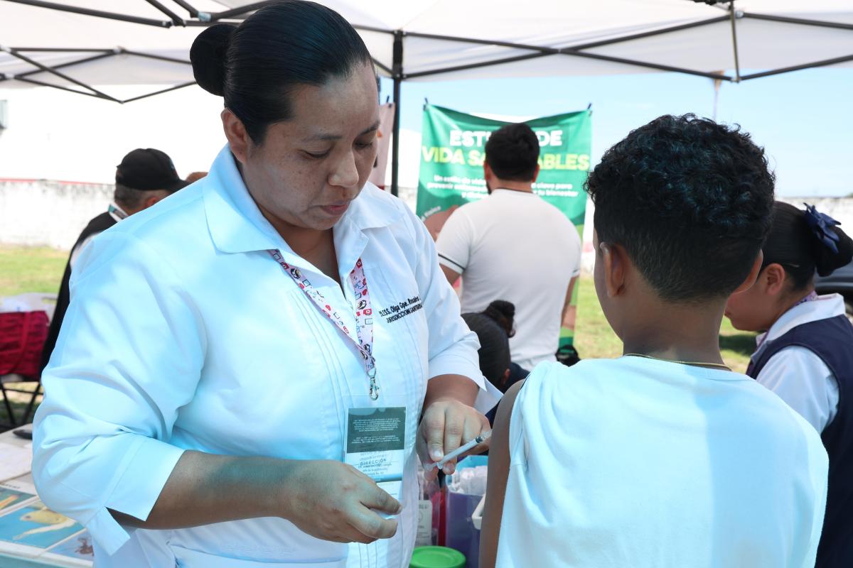Vacunación en la Feria de la Salud en el marco del Día Mundial del Refugiado en Tapachula