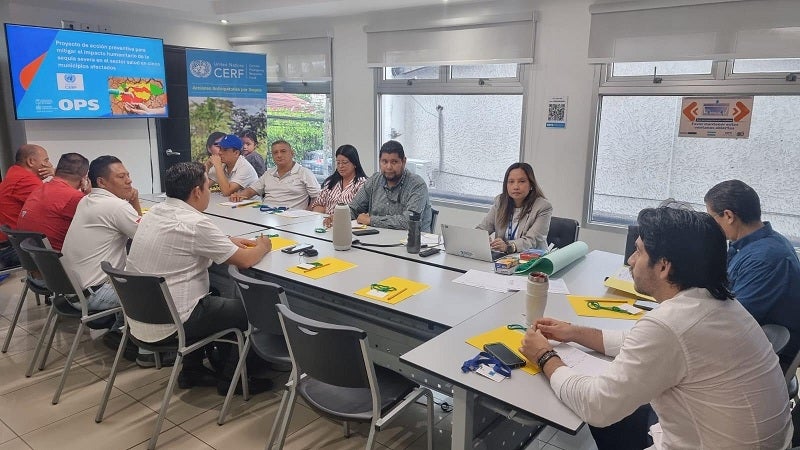 Equipos capacitandose en wash fit