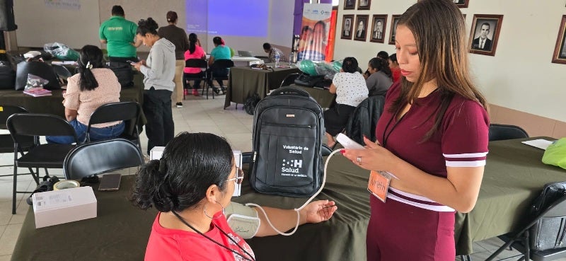 Voluntarios aprenden a reconocer las señales de riesgo en salud materna